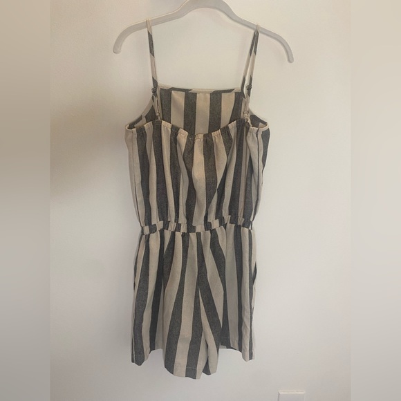 NWT Striped Romper - Picture 3 of 4